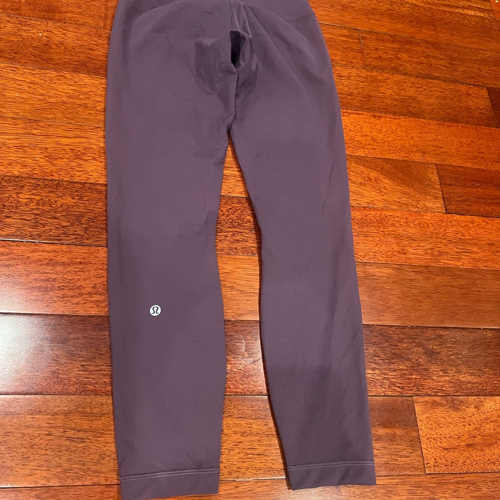 Size 6 Wunder Train Contour Fit High-Rise Tight 25” in Grape Thistle